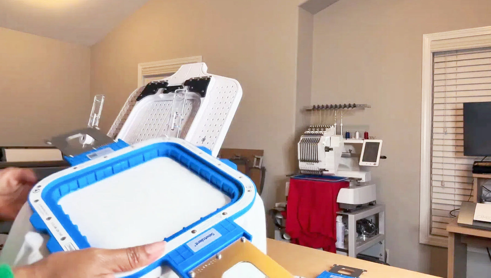 Creative Apron Embroidery Ideas: Design Inspiration and Expert Techniques