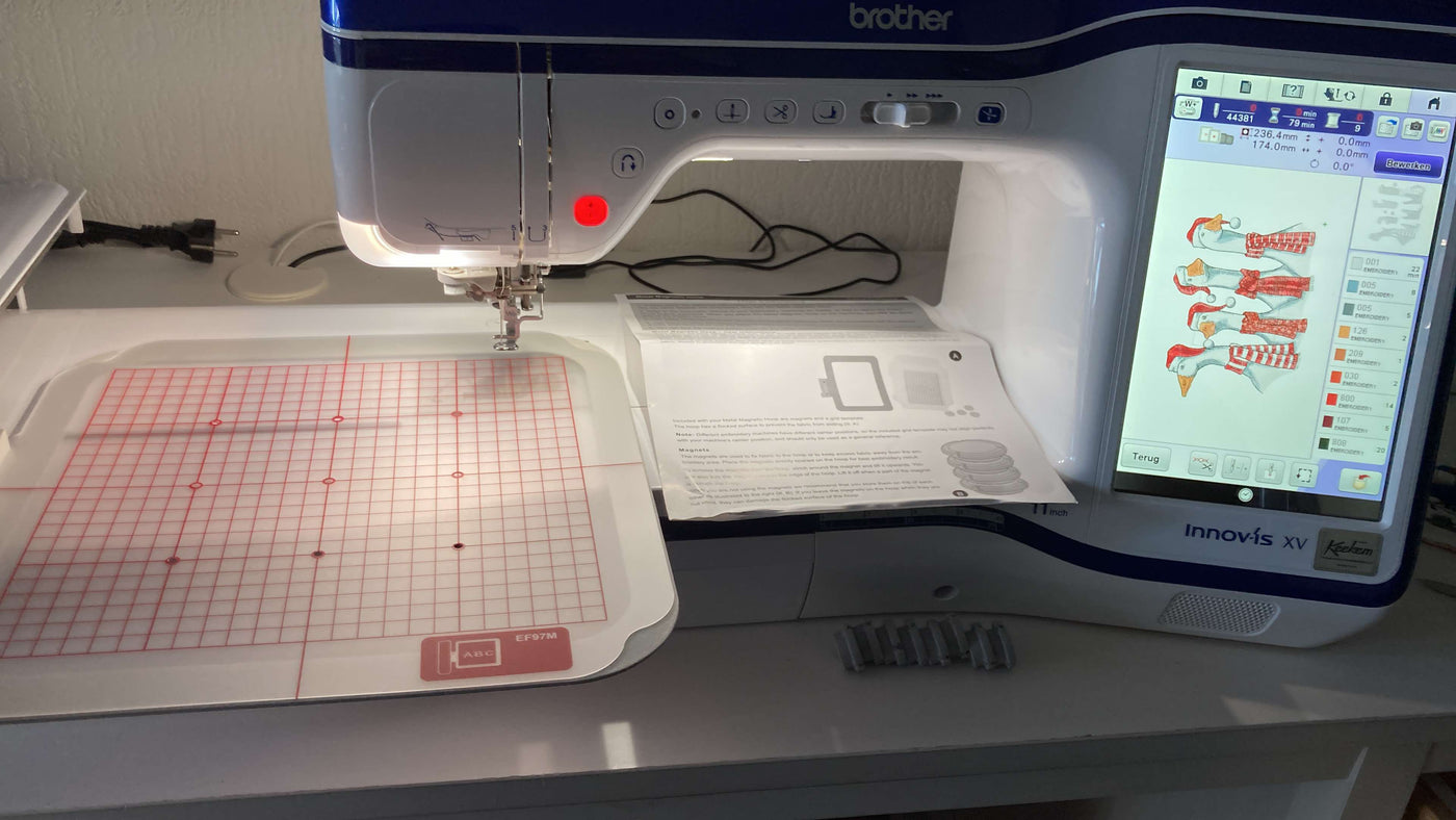 how to thread a bobbin case