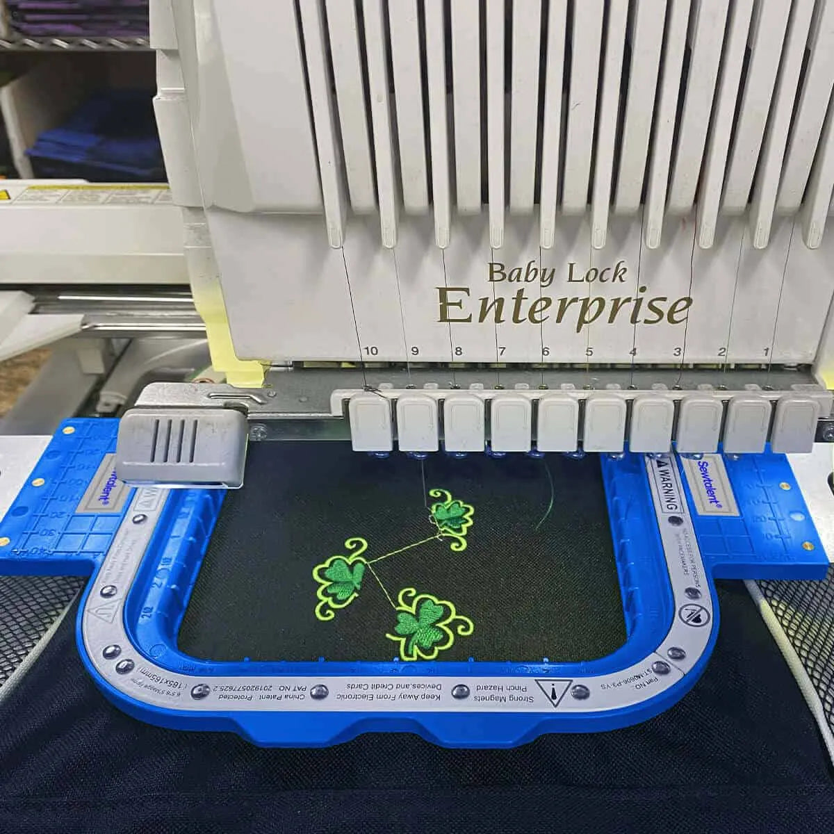 Untersuchung der Wirksamkeit magnetischer Stickrahmen